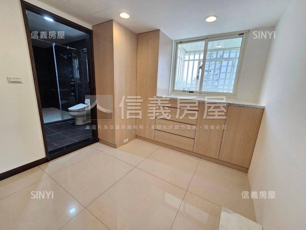 中平稀有電梯頂加大空間房屋室內格局與周邊環境