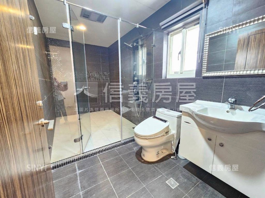 中平稀有電梯頂加大空間房屋室內格局與周邊環境