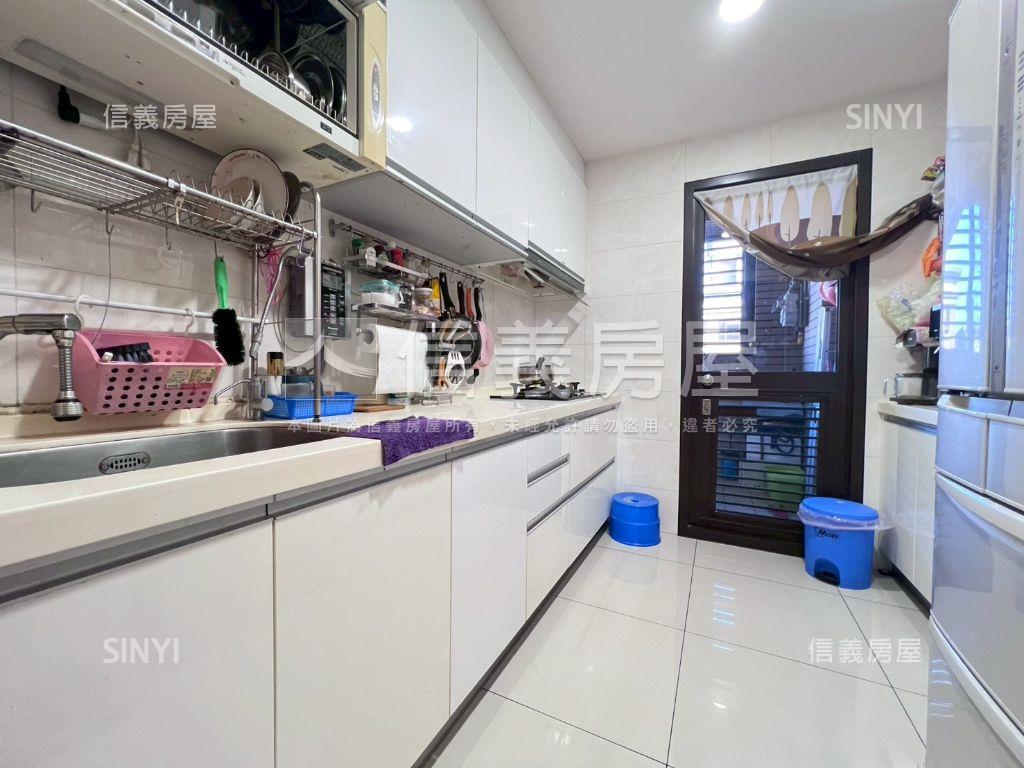 國美館豪景４房雙車位房屋室內格局與周邊環境