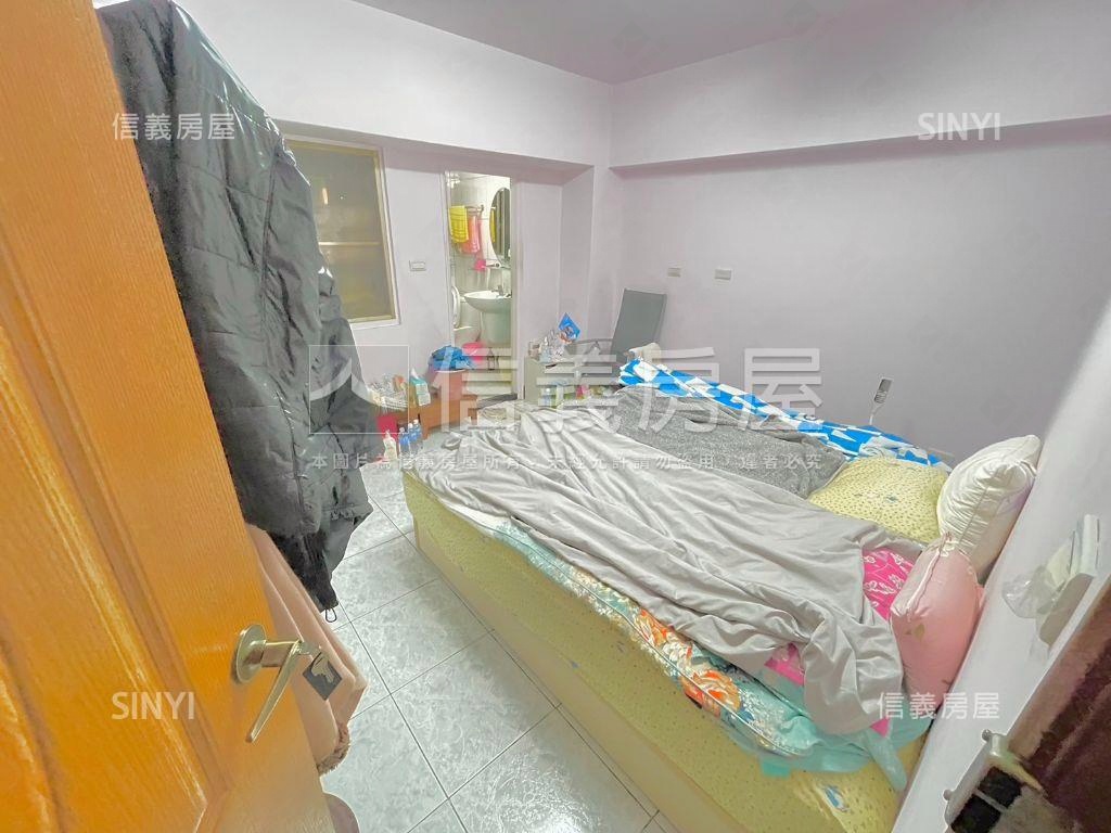 高鐵霸氣大面寬店面平車房屋室內格局與周邊環境