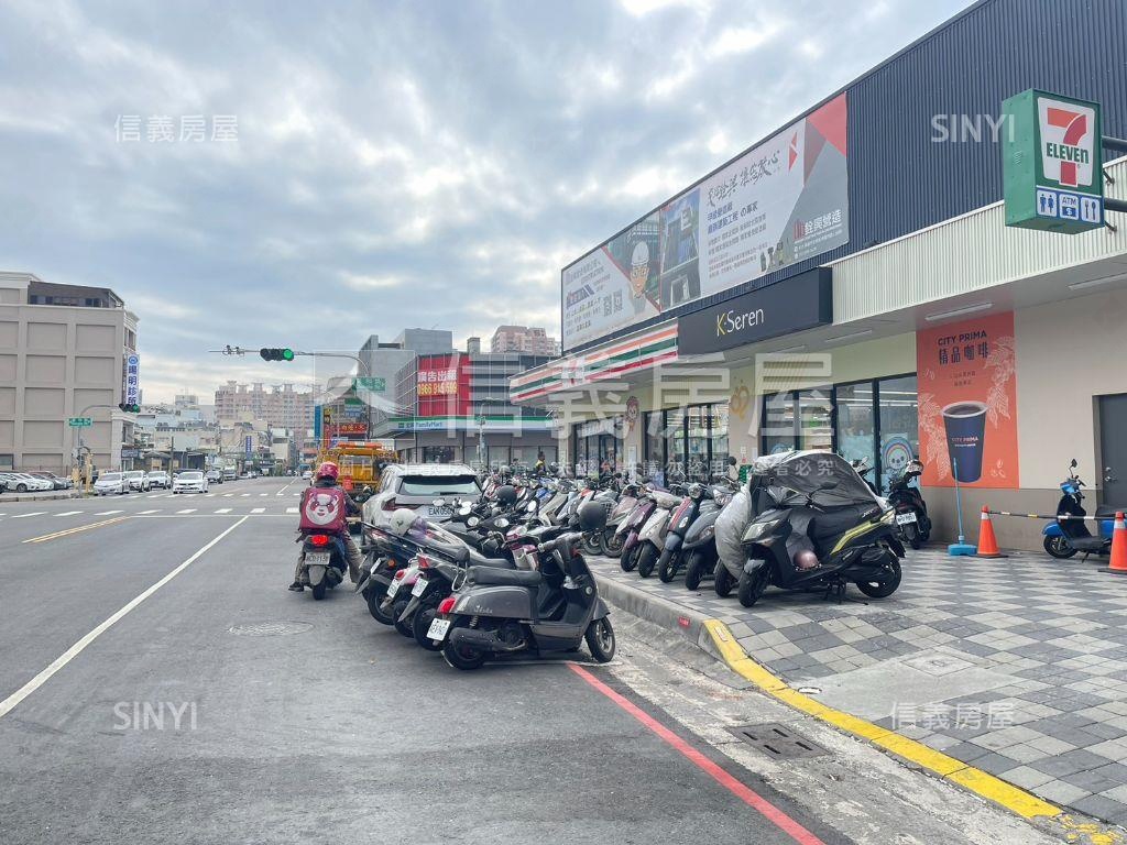 高鐵霸氣大面寬店面平車房屋室內格局與周邊環境