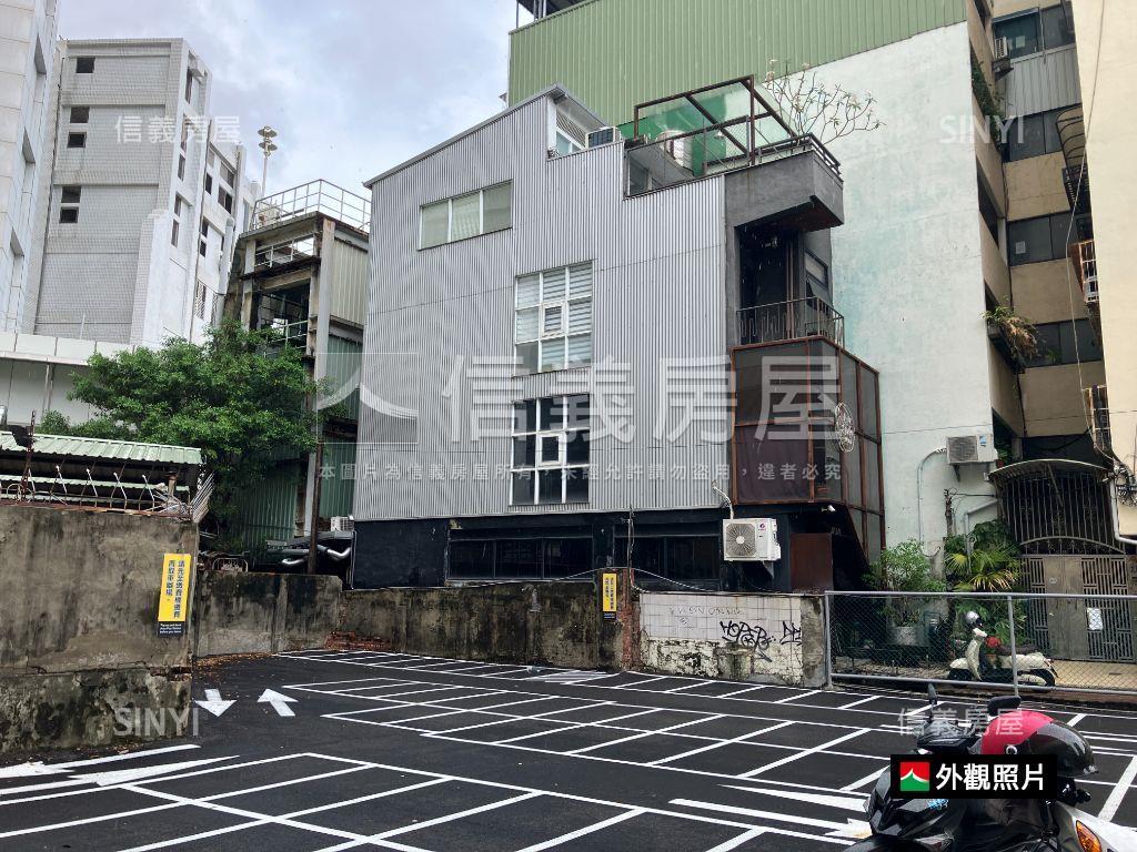 雙百貨公司旁青年創業透天房屋室內格局與周邊環境