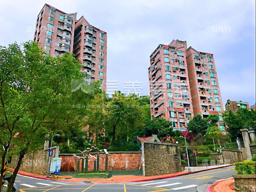 夏木漱石２＋１房坡平車位房屋室內格局與周邊環境