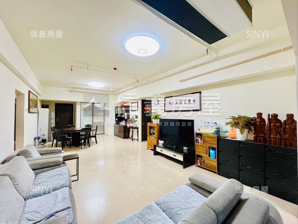 國雄文心森林露台戶房屋室內格局與周邊環境