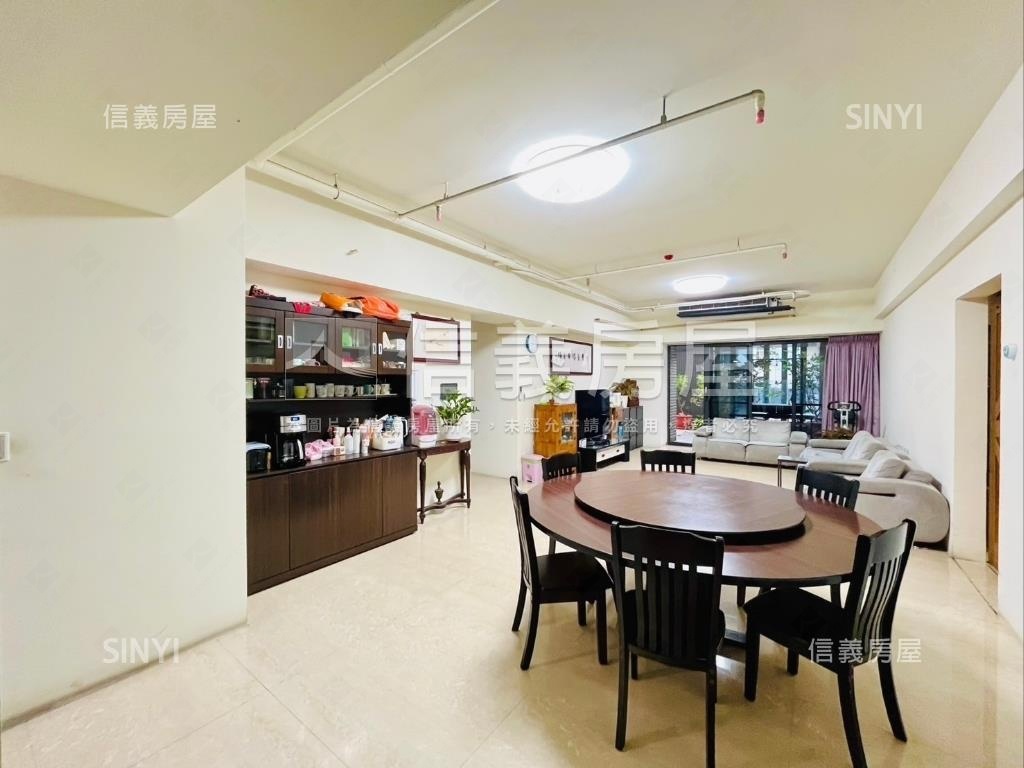 國雄文心森林露台戶房屋室內格局與周邊環境