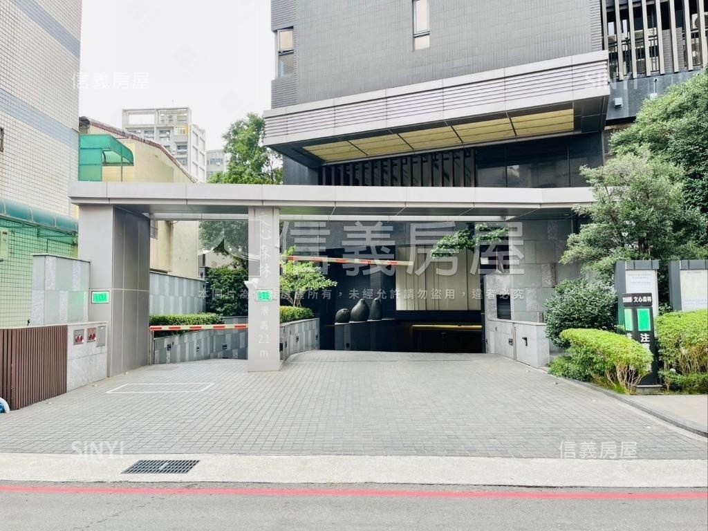 國雄文心森林露台戶房屋室內格局與周邊環境
