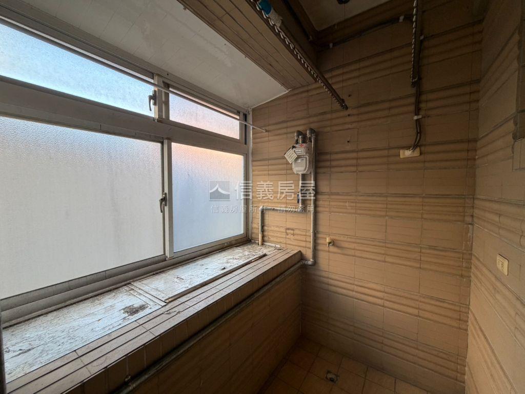 文化園邸透天房屋室內格局與周邊環境