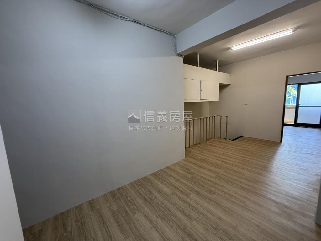 東寧路熱鬧金店面房屋室內格局與周邊環境