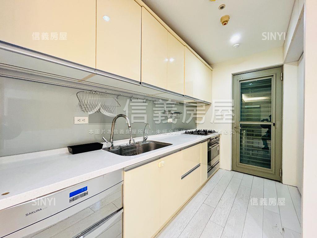 富陽四季‧捷運兩房車位房屋室內格局與周邊環境