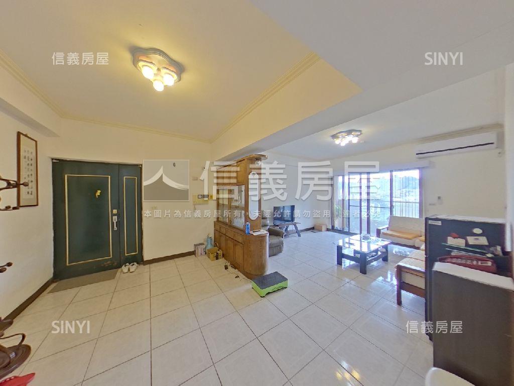 電梯四房坡平車位房屋室內格局與周邊環境