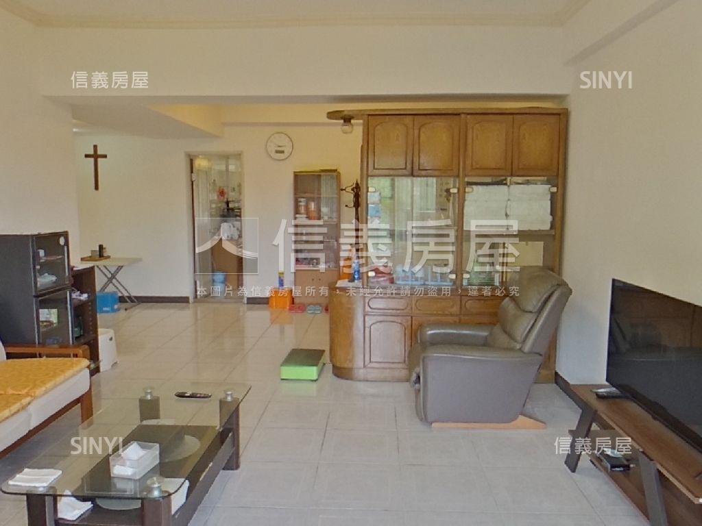 電梯四房坡平車位房屋室內格局與周邊環境