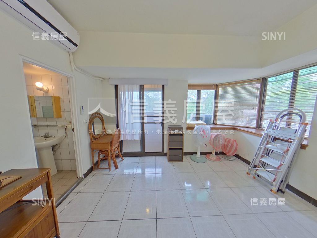 電梯四房坡平車位房屋室內格局與周邊環境