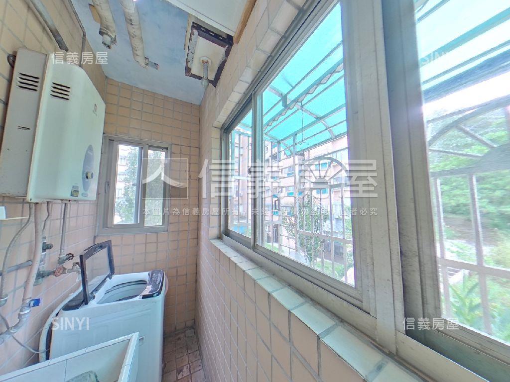 電梯四房坡平車位房屋室內格局與周邊環境