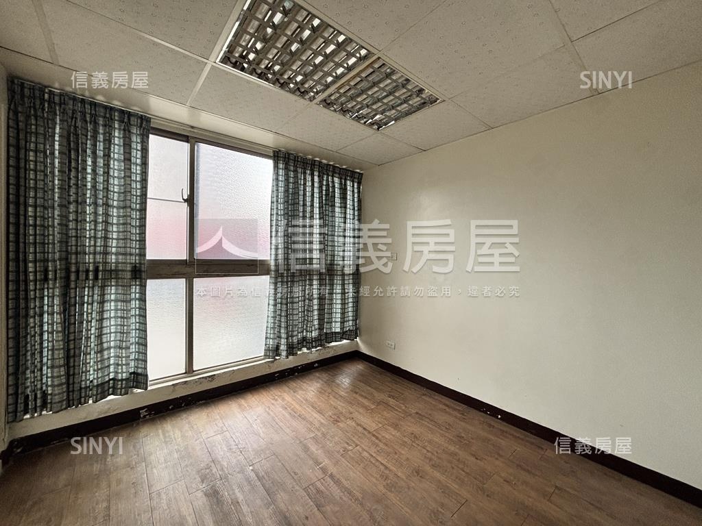 麥當勞正隔壁收租金店房屋室內格局與周邊環境