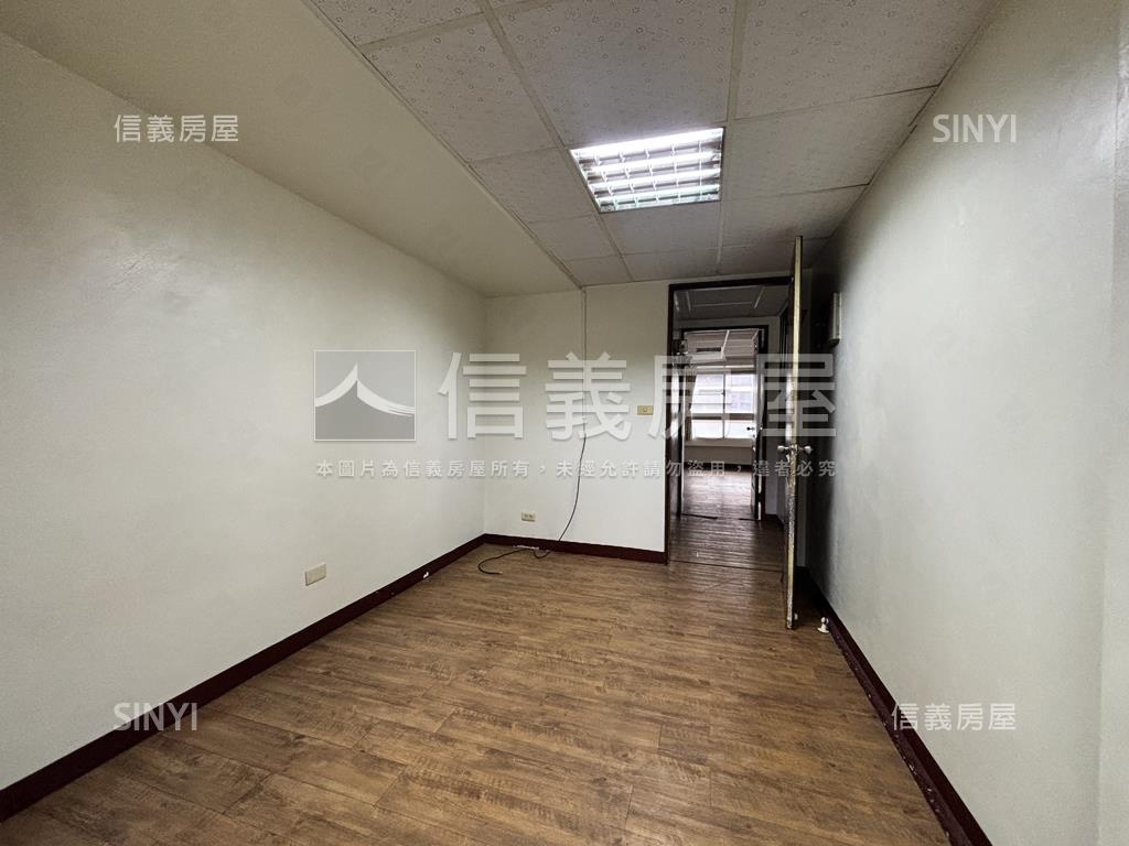 麥當勞正隔壁收租金店房屋室內格局與周邊環境