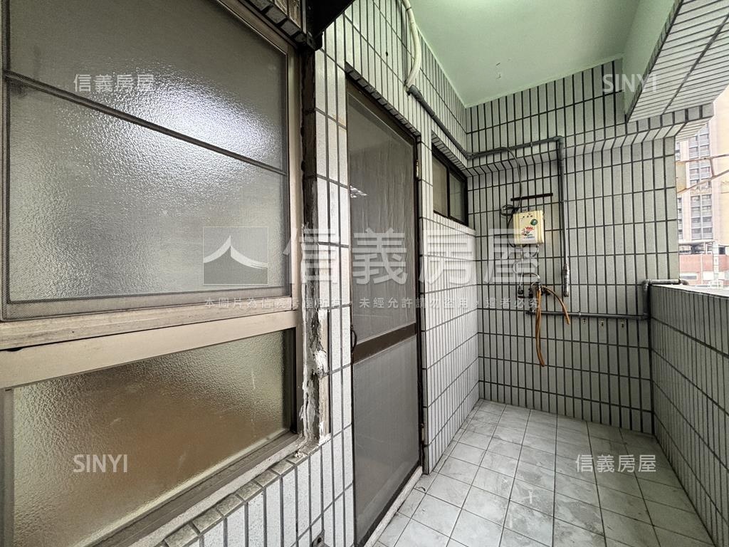 麥當勞正隔壁收租金店房屋室內格局與周邊環境