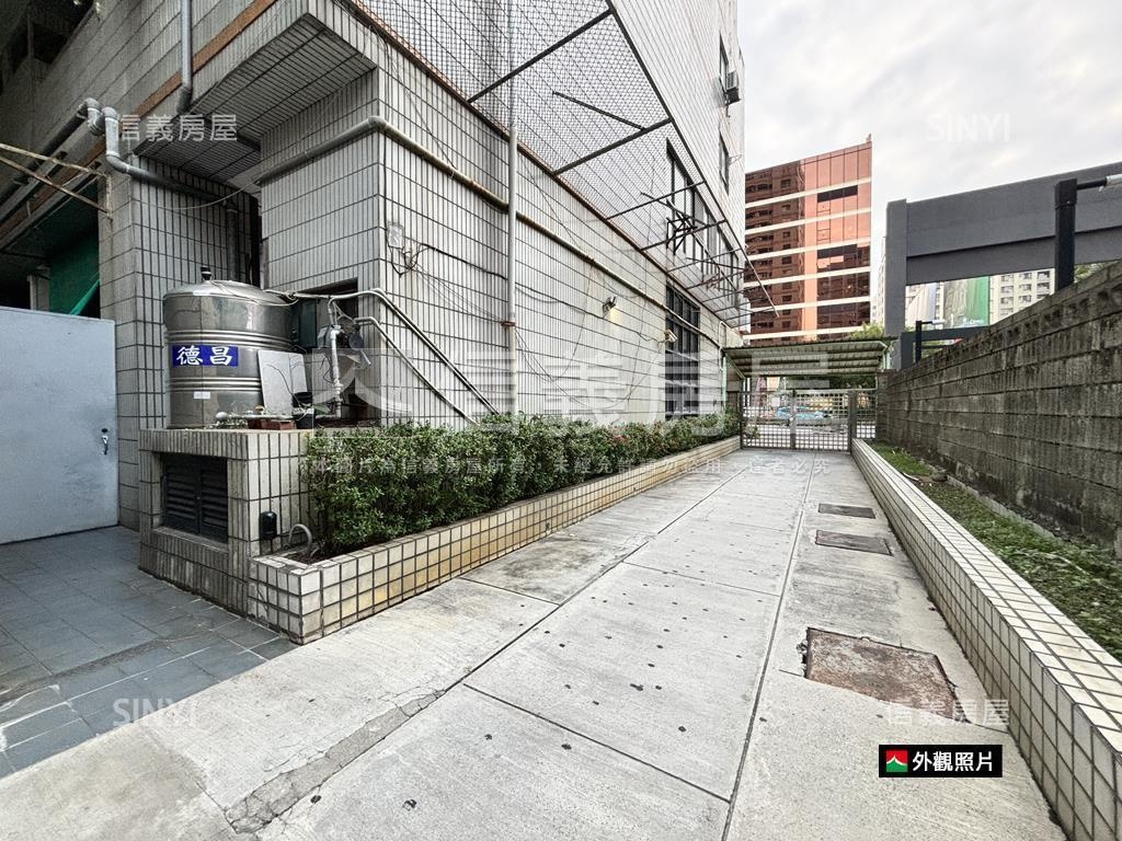 麥當勞正隔壁收租金店房屋室內格局與周邊環境