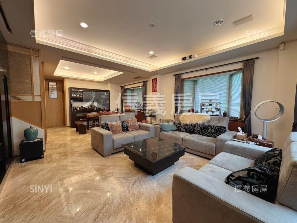 ⭐伯夫人典雅下疊＋車位⭐房屋室內格局與周邊環境