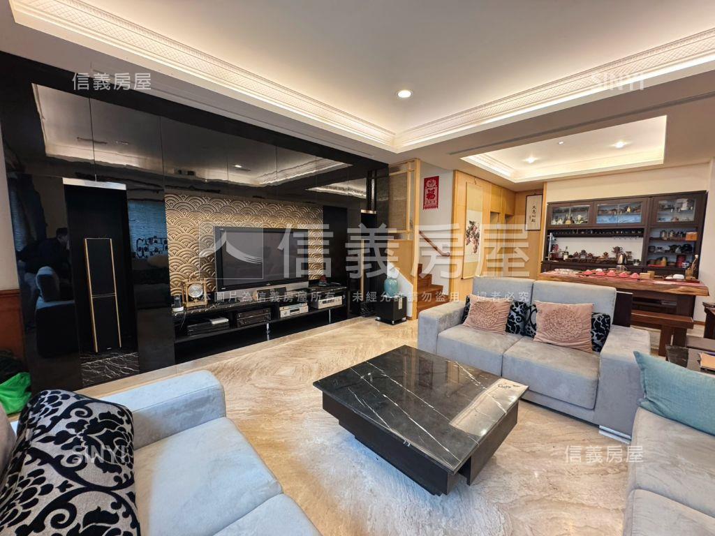 ⭐伯夫人典雅下疊＋車位⭐房屋室內格局與周邊環境