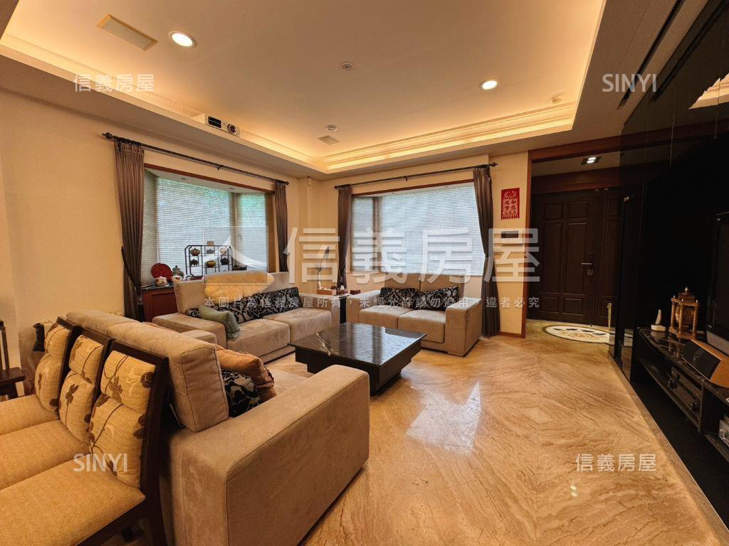 ⭐伯夫人典雅下疊＋車位⭐房屋室內格局與周邊環境