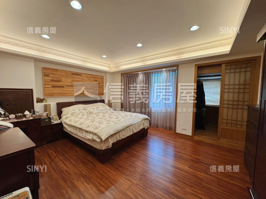 ⭐伯夫人典雅下疊＋車位⭐房屋室內格局與周邊環境