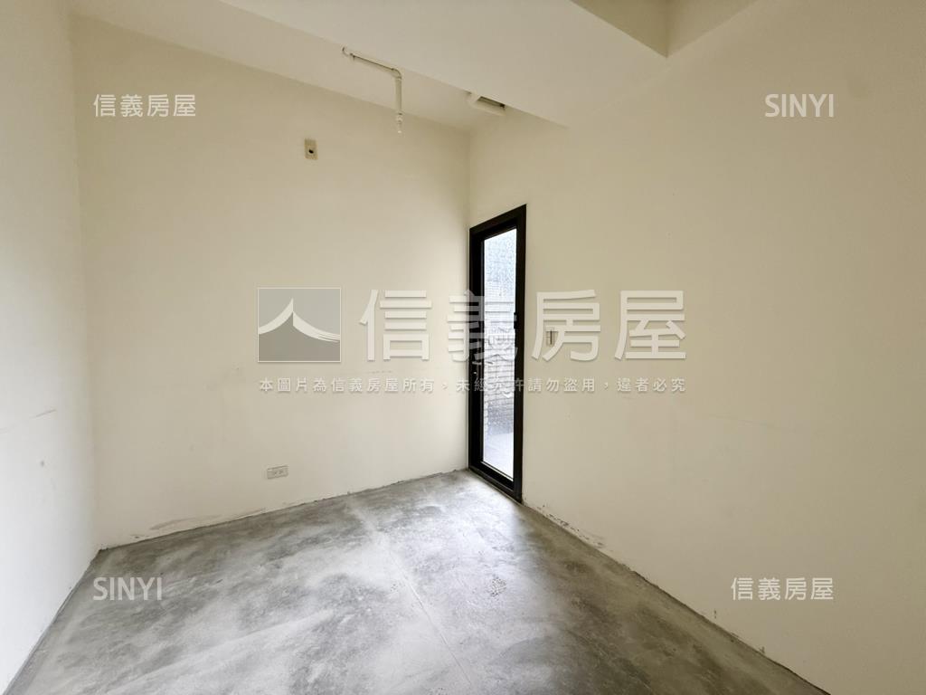 ＮＹ２１南軟超值樓中樓房屋室內格局與周邊環境