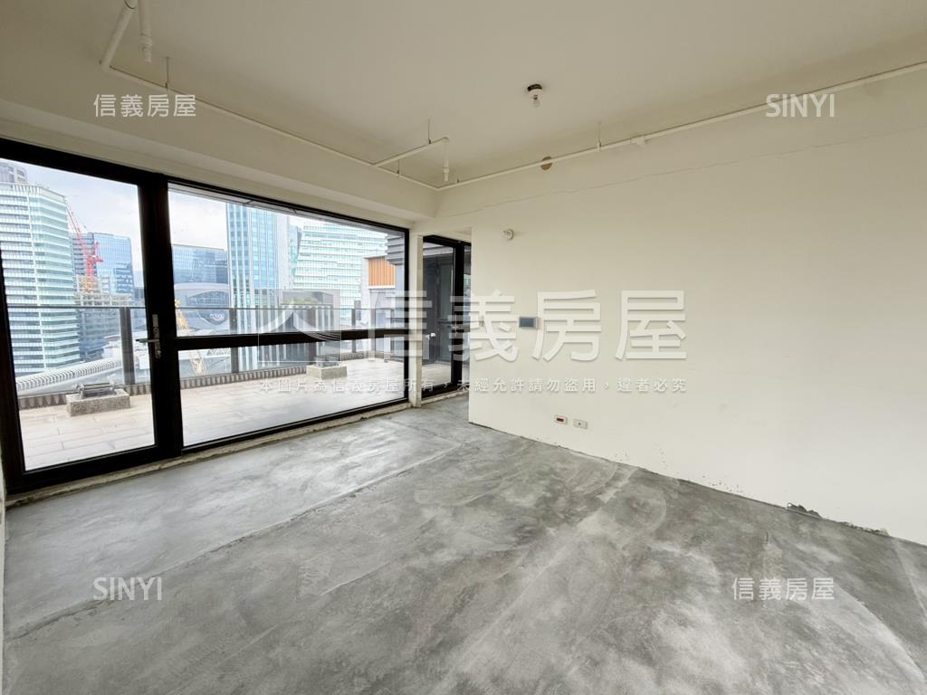 ＮＹ２１南軟超值樓中樓房屋室內格局與周邊環境