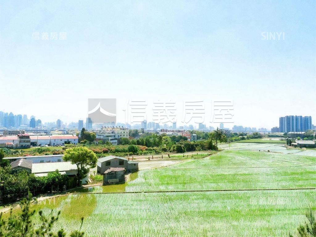 市政路旁１５年車庫別墅房屋室內格局與周邊環境