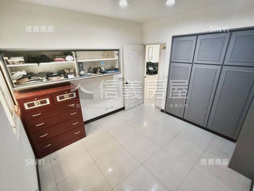我是巨星三房車位房屋室內格局與周邊環境