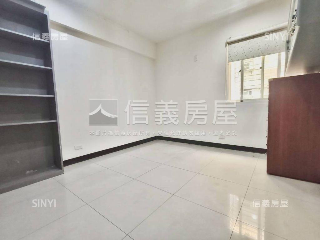 我是巨星三房車位房屋室內格局與周邊環境