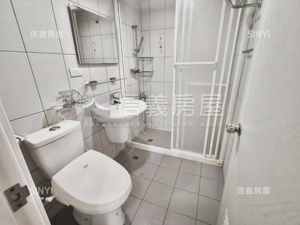 我是巨星三房車位房屋室內格局與周邊環境