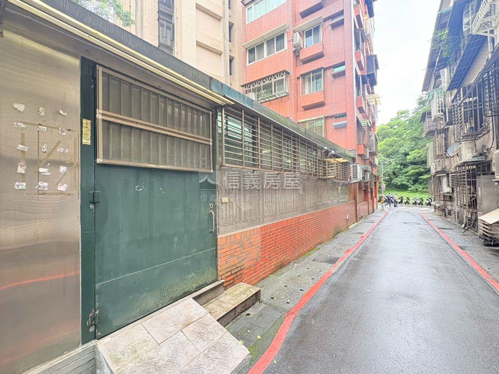 誠售．康寧華廈壹樓釋出房屋室內格局與周邊環境
