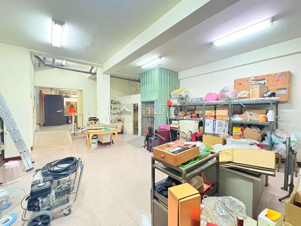 誠售．康寧華廈壹樓釋出房屋室內格局與周邊環境