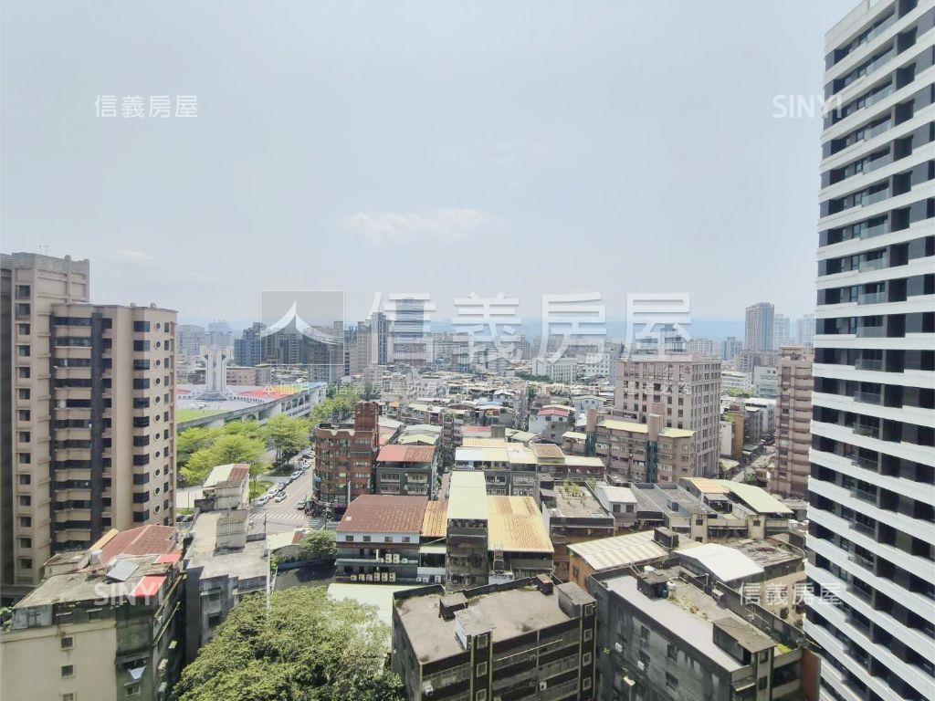 超級Ｆ１美妝首購大空間房屋室內格局與周邊環境