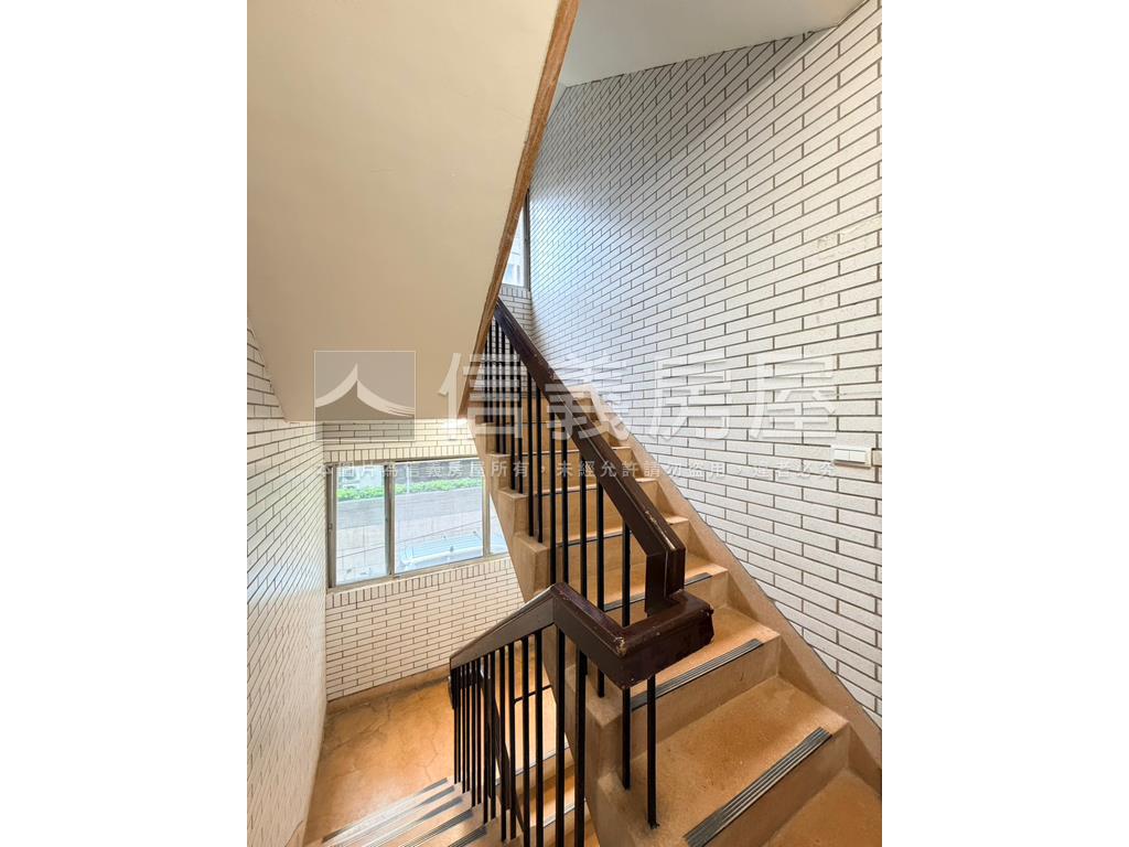 新裝潢金華龍門設籍學區宅房屋室內格局與周邊環境