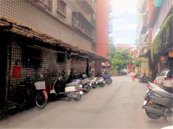 金三角面寬約１２米住辦