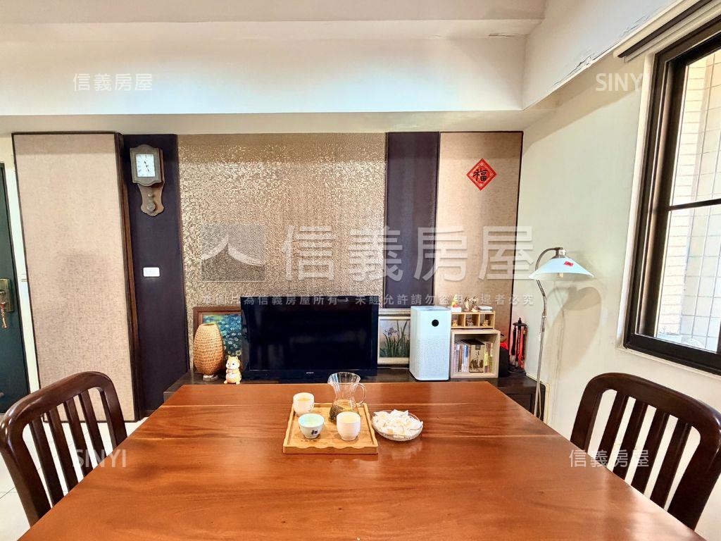 屋齡不到２０機能佳美三房房屋室內格局與周邊環境