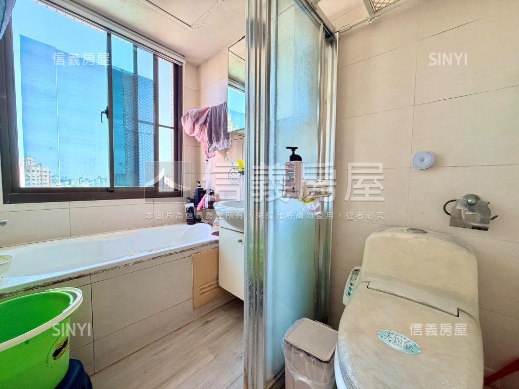 屋齡不到２０機能佳美三房房屋室內格局與周邊環境