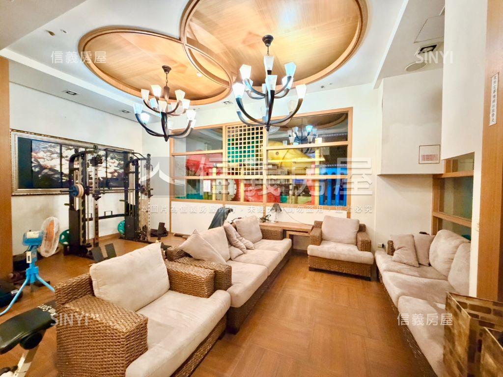 屋齡不到２０機能佳美三房房屋室內格局與周邊環境