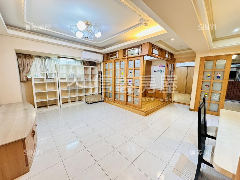 景安捷運３房平面車位房屋室內格局與周邊環境