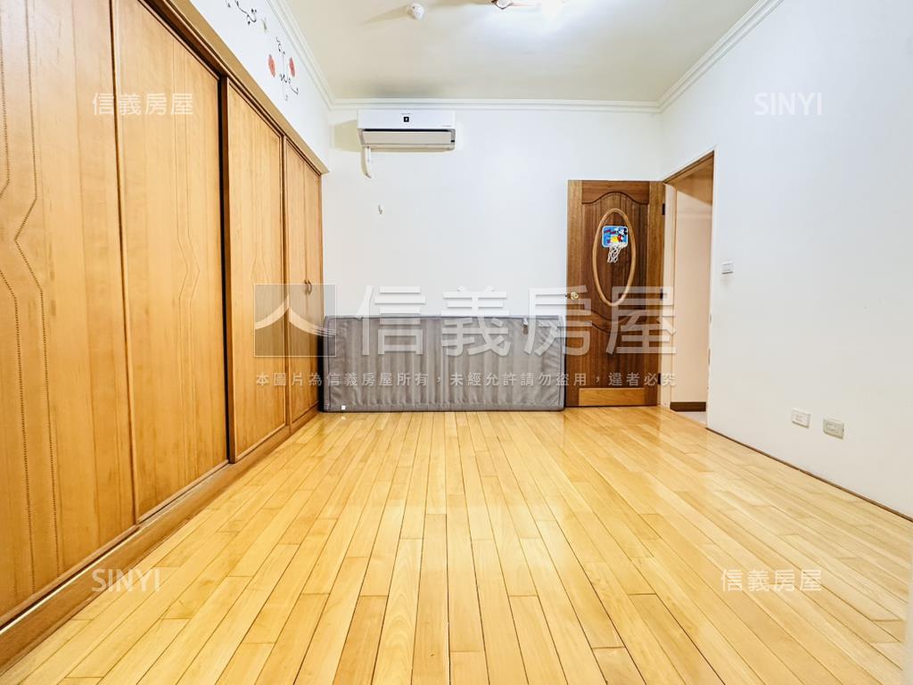 景安捷運３房平面車位房屋室內格局與周邊環境