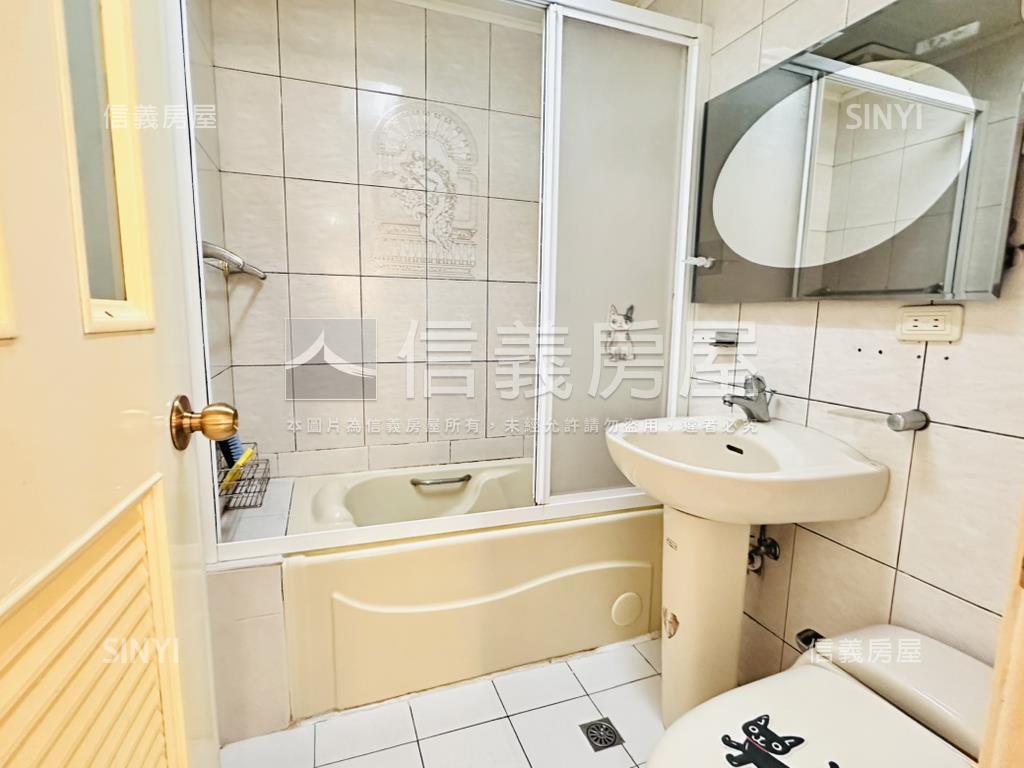 景安捷運３房平面車位房屋室內格局與周邊環境