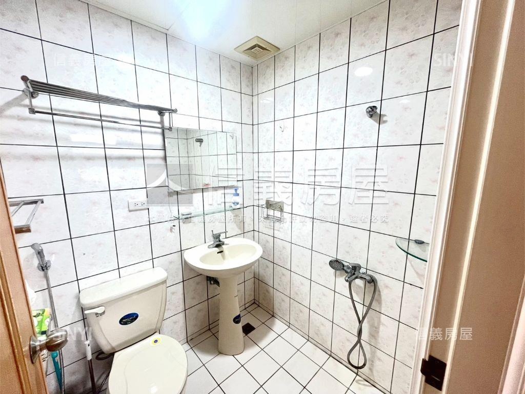 美！東方山河３＋１車位房屋室內格局與周邊環境