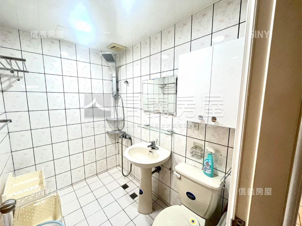 美！東方山河３＋１車位房屋室內格局與周邊環境