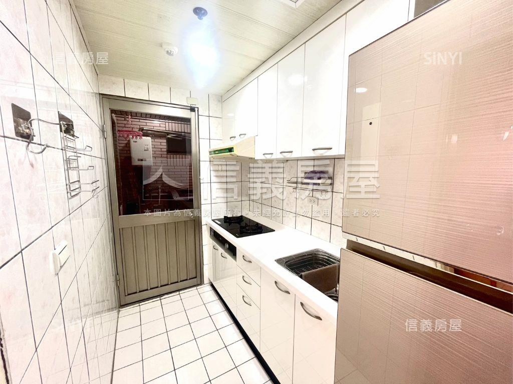 美！東方山河３＋１車位房屋室內格局與周邊環境