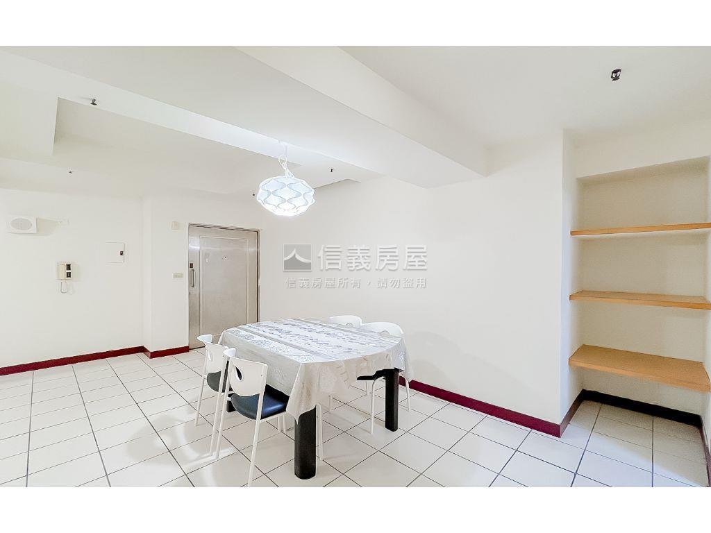 文心路經典美三房房屋室內格局與周邊環境