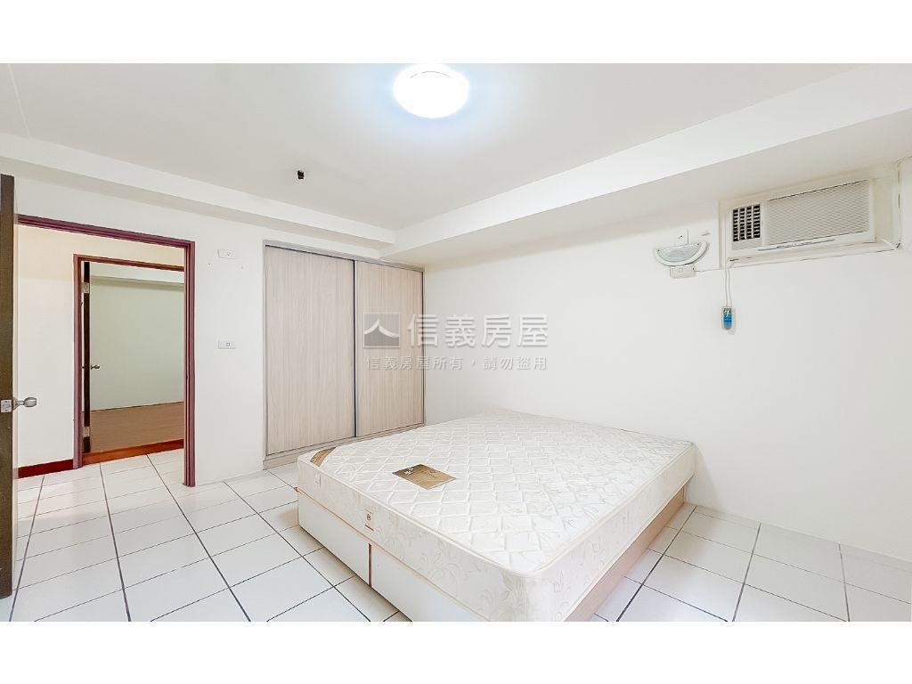 文心路經典美三房房屋室內格局與周邊環境