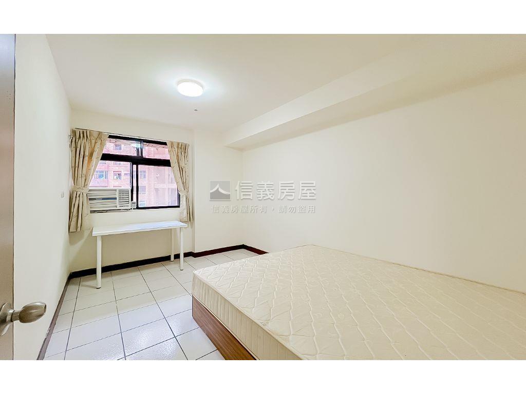文心路經典美三房房屋室內格局與周邊環境
