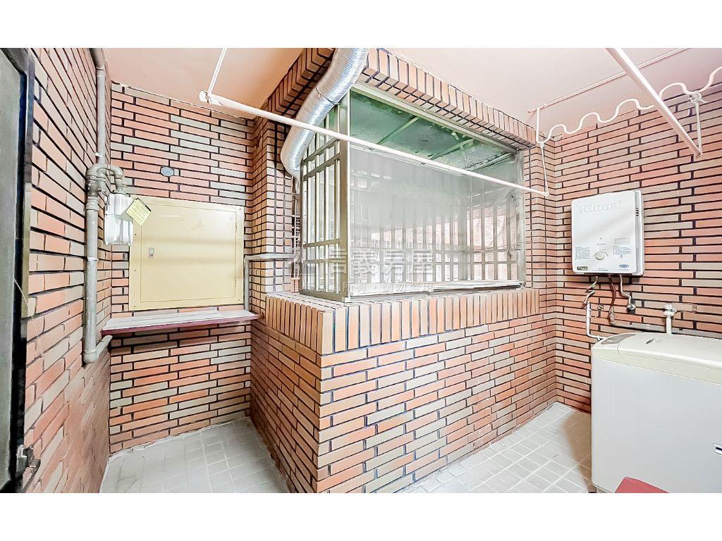 文心路經典美三房房屋室內格局與周邊環境