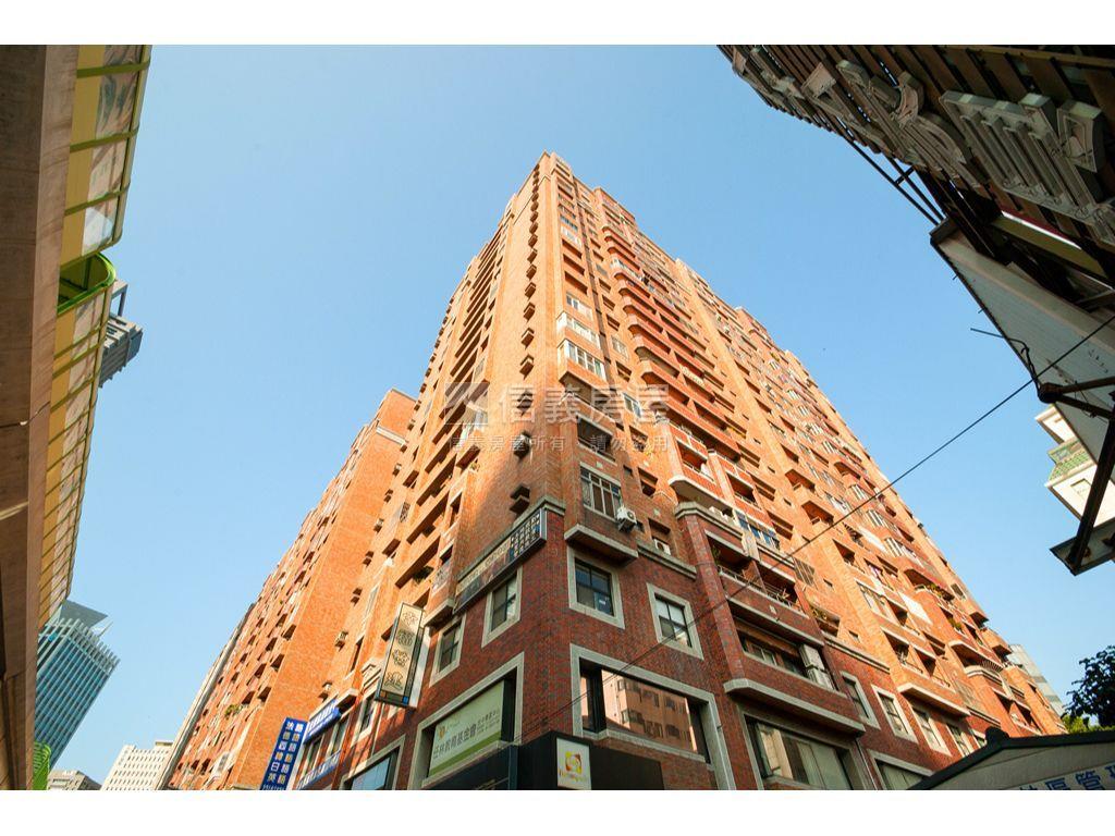 文心路經典美三房房屋室內格局與周邊環境